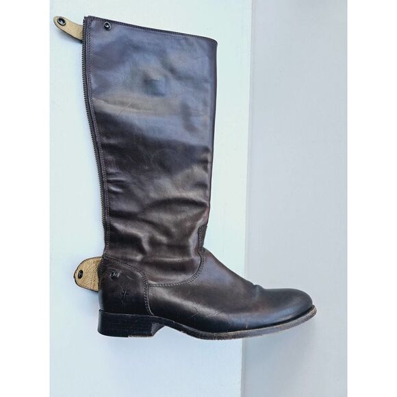 Frye full-length inner side zipper for easy on off - Picture 2 of 11